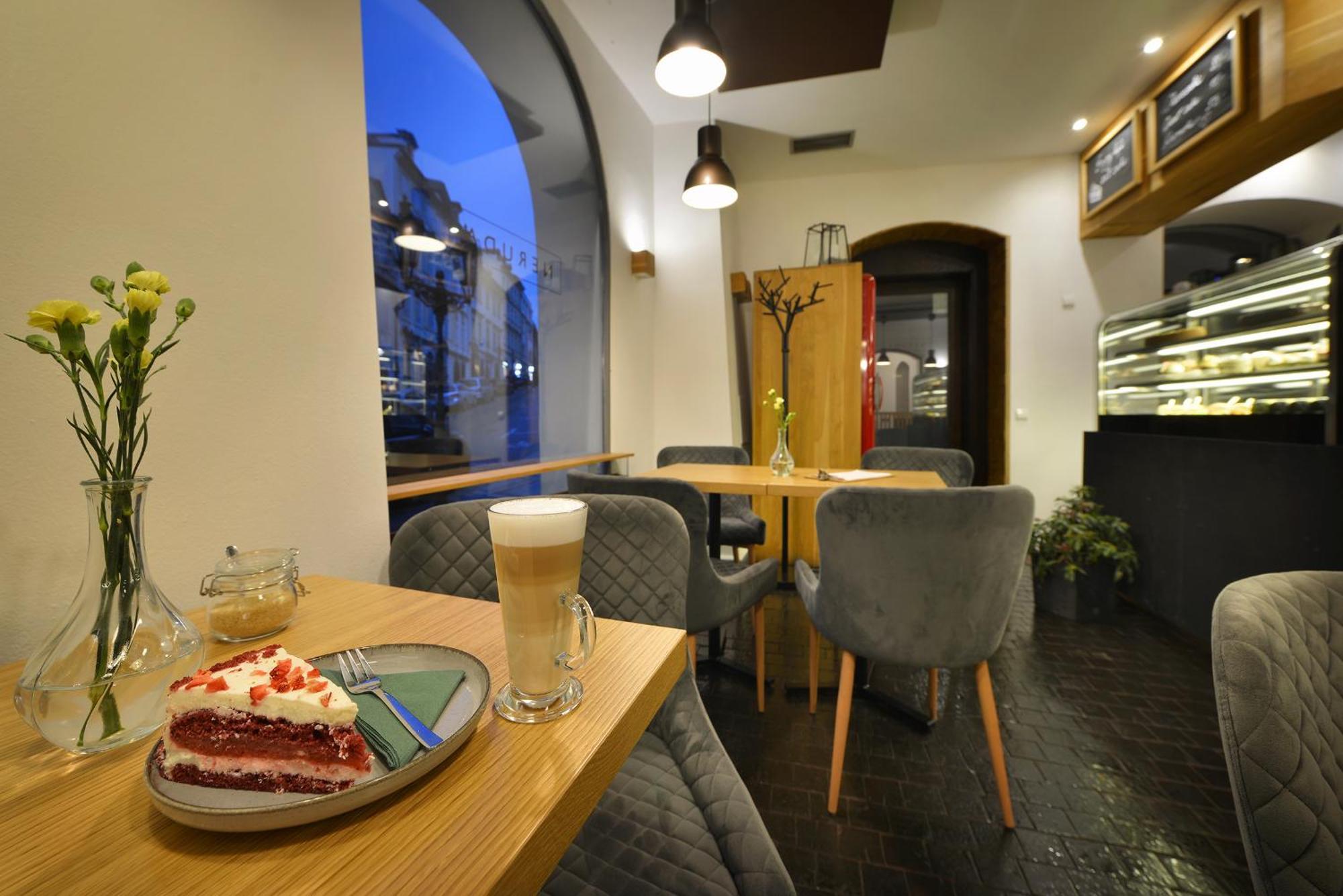 Design Hotel Neruda Прага Екстер'єр фото